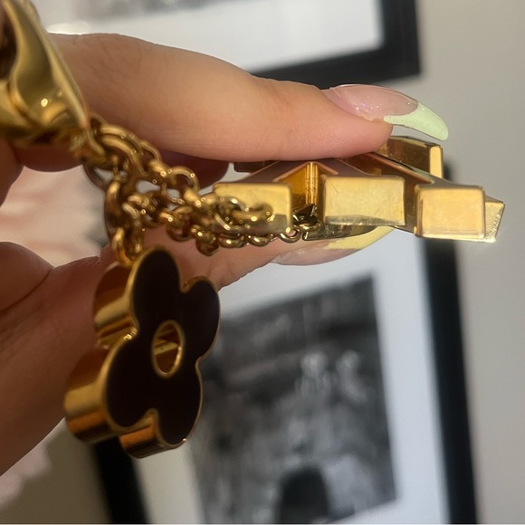 Louis Vuitton purse charm - Picture 5 of 9